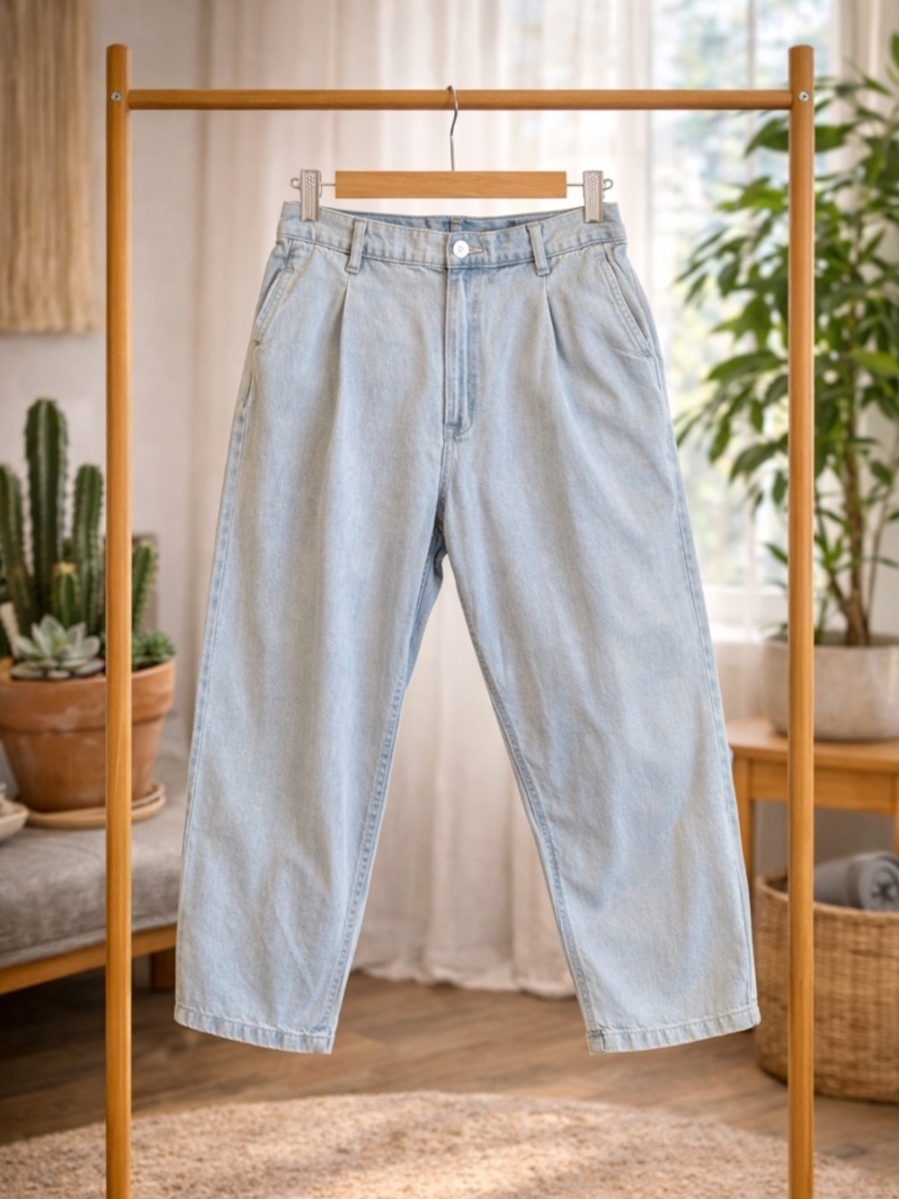 Bershka Balloon Barrel Jeans Cropped High Rise Light Wash Trendy Denim